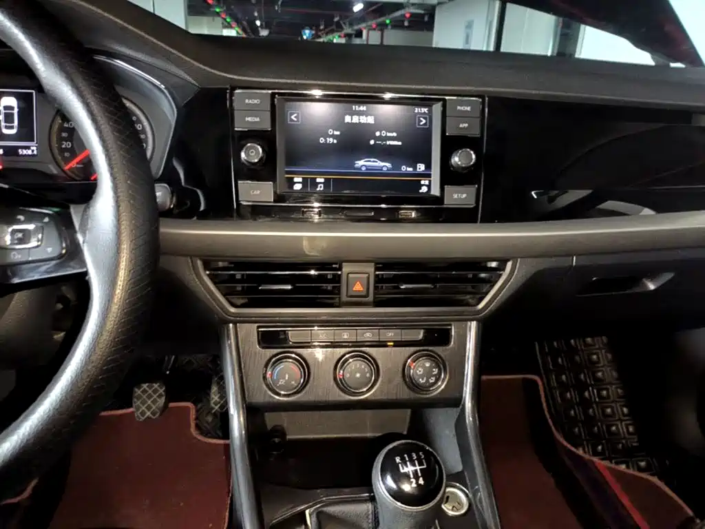 Volkswagen Lavida — миниатюра 13