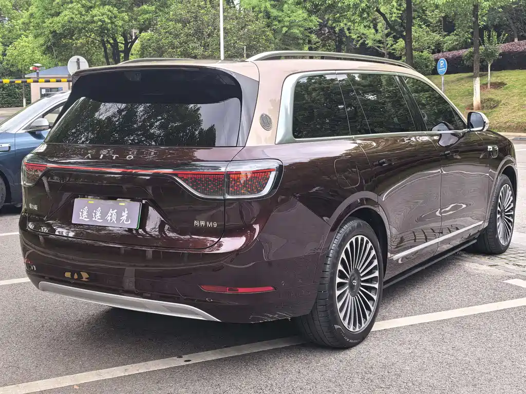 Aito M9 2025 Ultra 52kWh 5 мест (192 ）