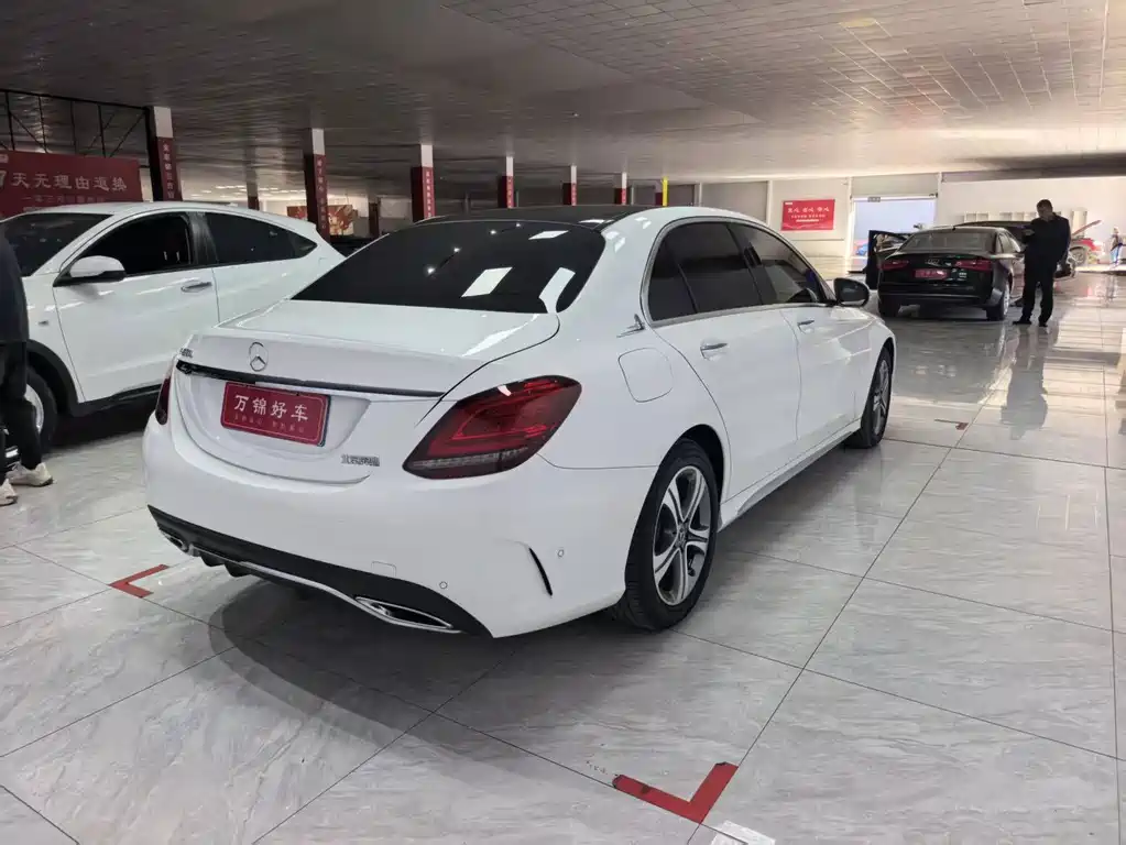 Mercedes-Benz C-Class — миниатюра 3