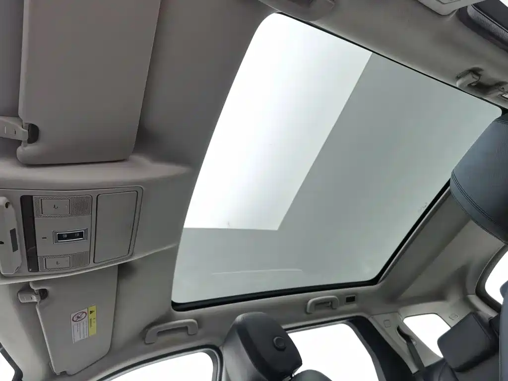 Land Rover Discovery Sport — миниатюра 14