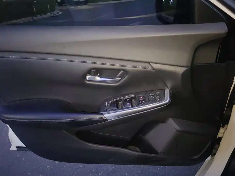 Nissan Sylphy — миниатюра 7
