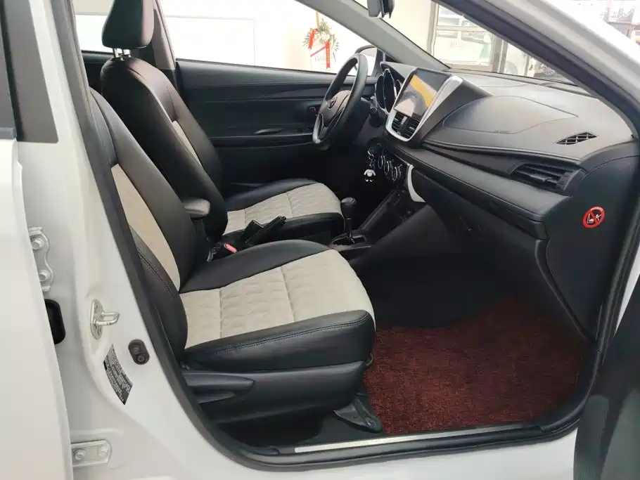 Toyota Yaris L — миниатюра 8