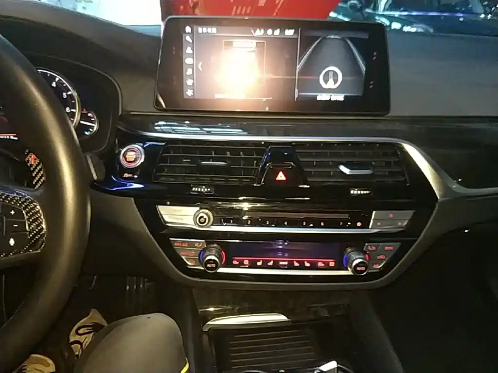 BMW 5 Series — миниатюра 13