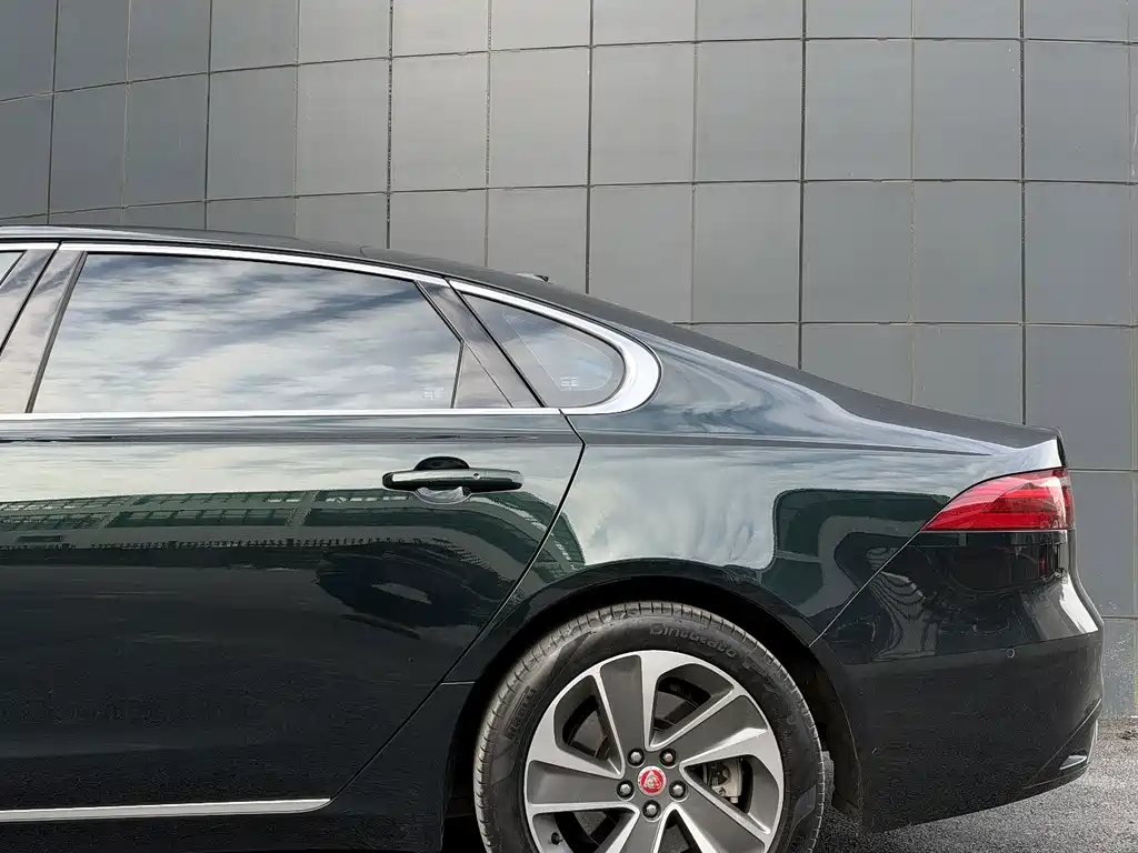 Jaguar XFL — миниатюра 13