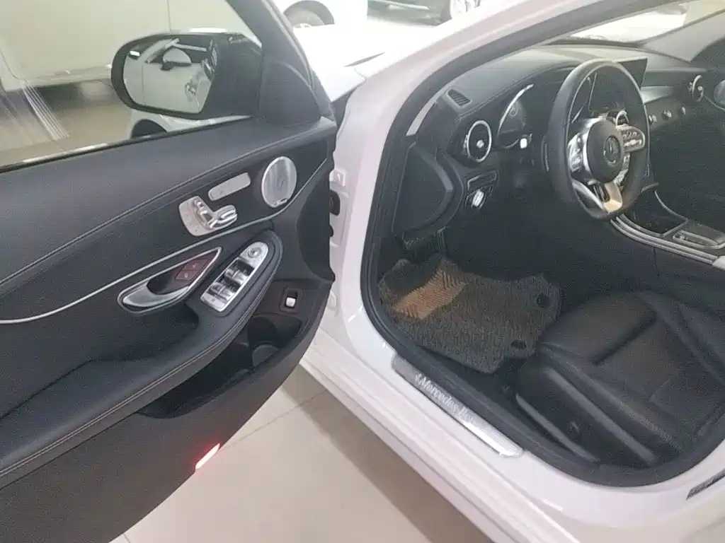 Mercedes-Benz C-Class — миниатюра 16