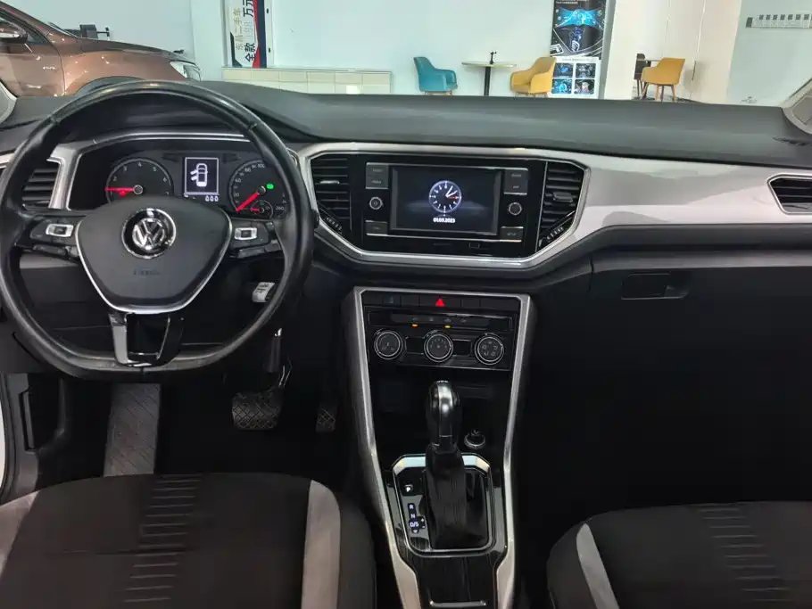 Volkswagen T-Roc — миниатюра 12
