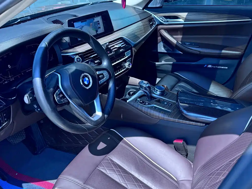 BMW 5 Series — миниатюра 9