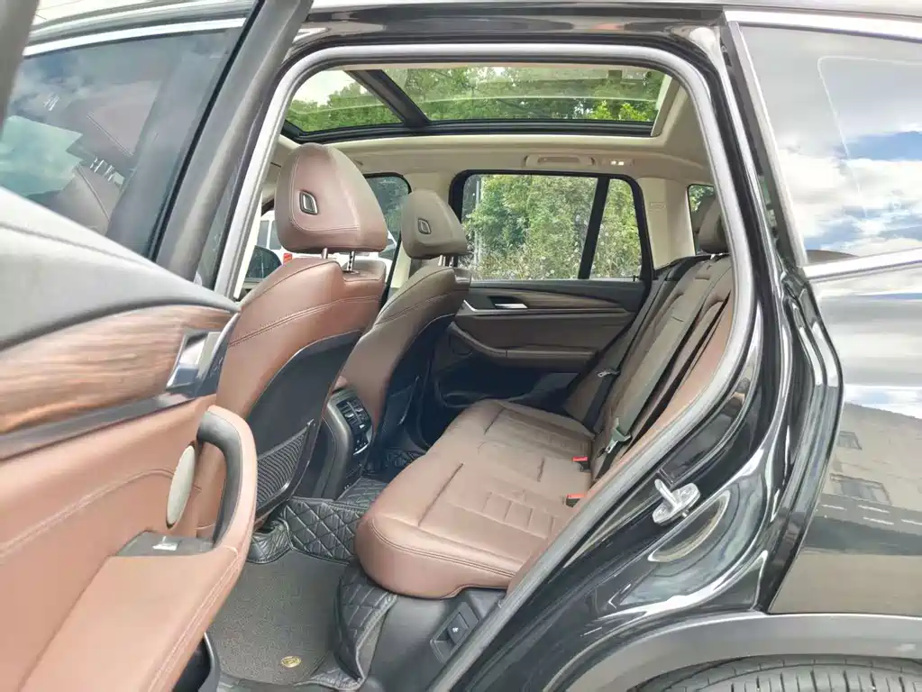 BMW X3 — миниатюра 8
