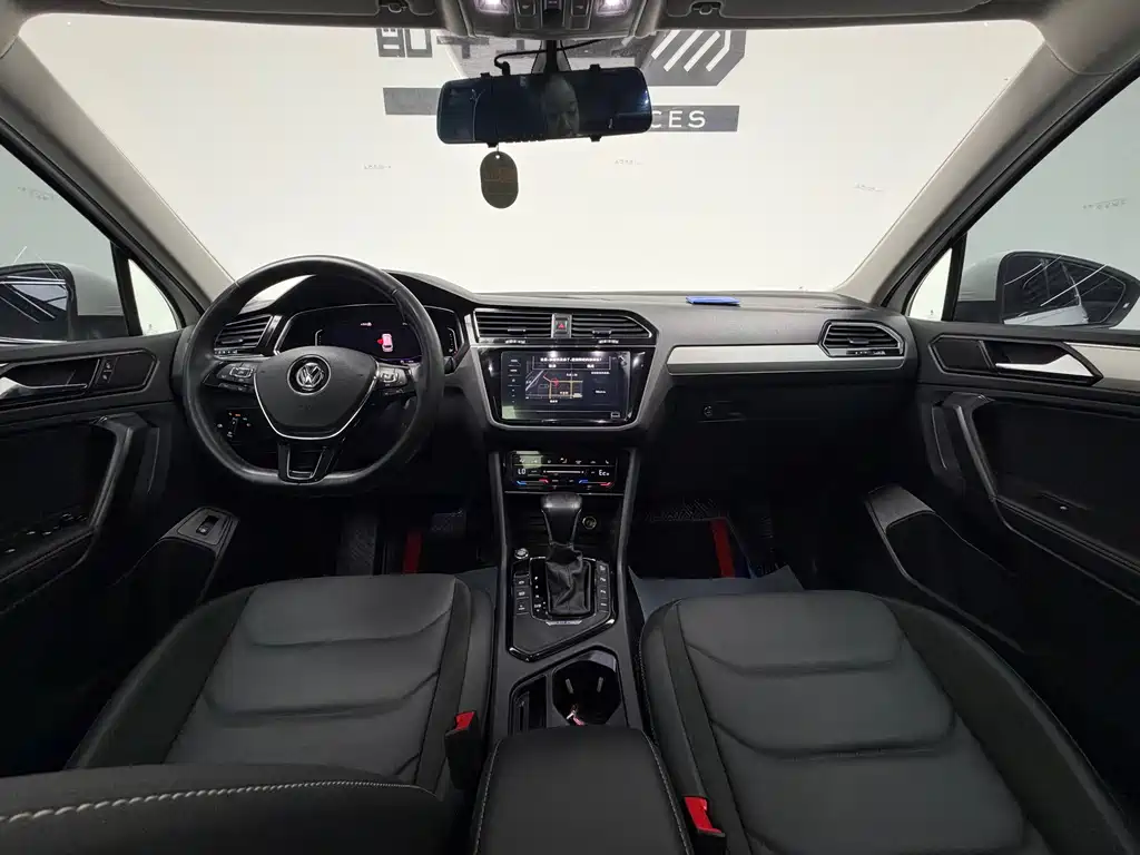 Volkswagen Tiguan L PHEV 430PHEV Plug-in Hybrid Premium Edition, фото 12