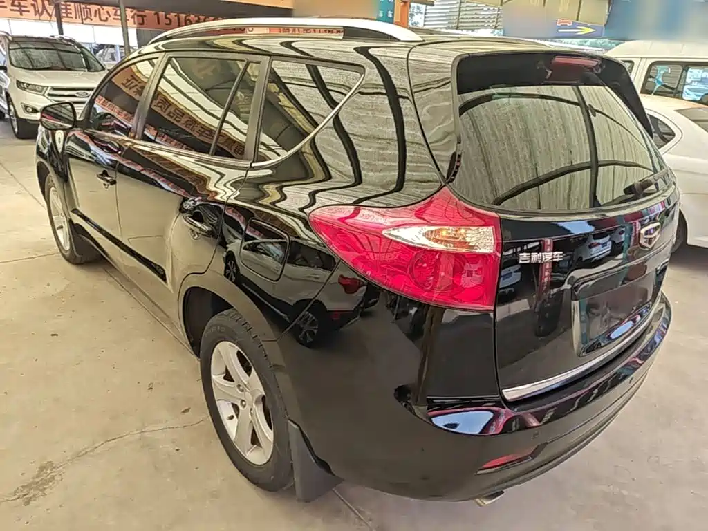 Geely Haoqing SUV — миниатюра 5
