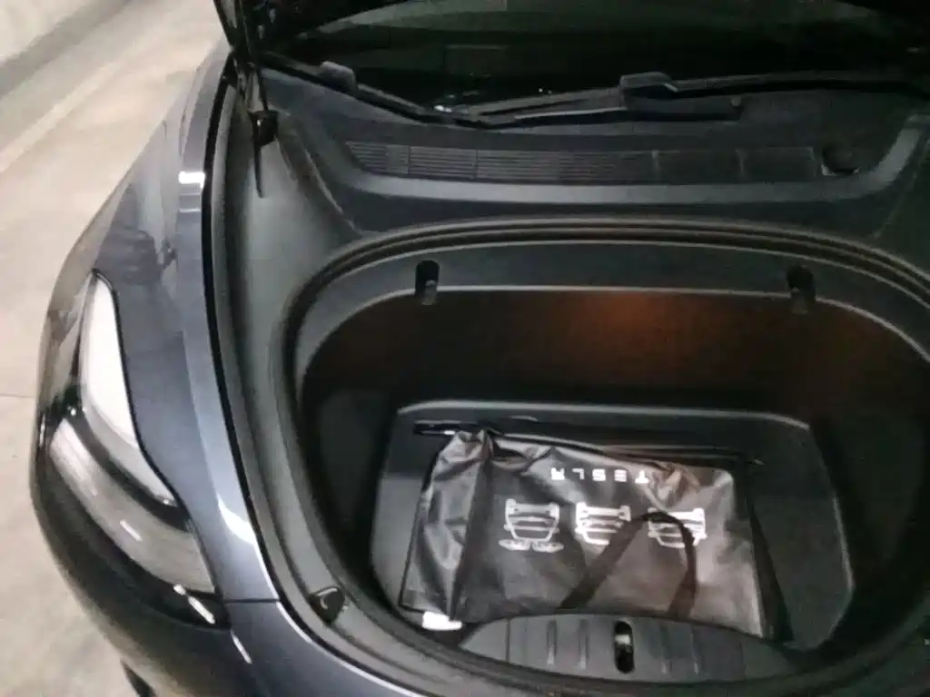 Tesla Model 3 — миниатюра 21