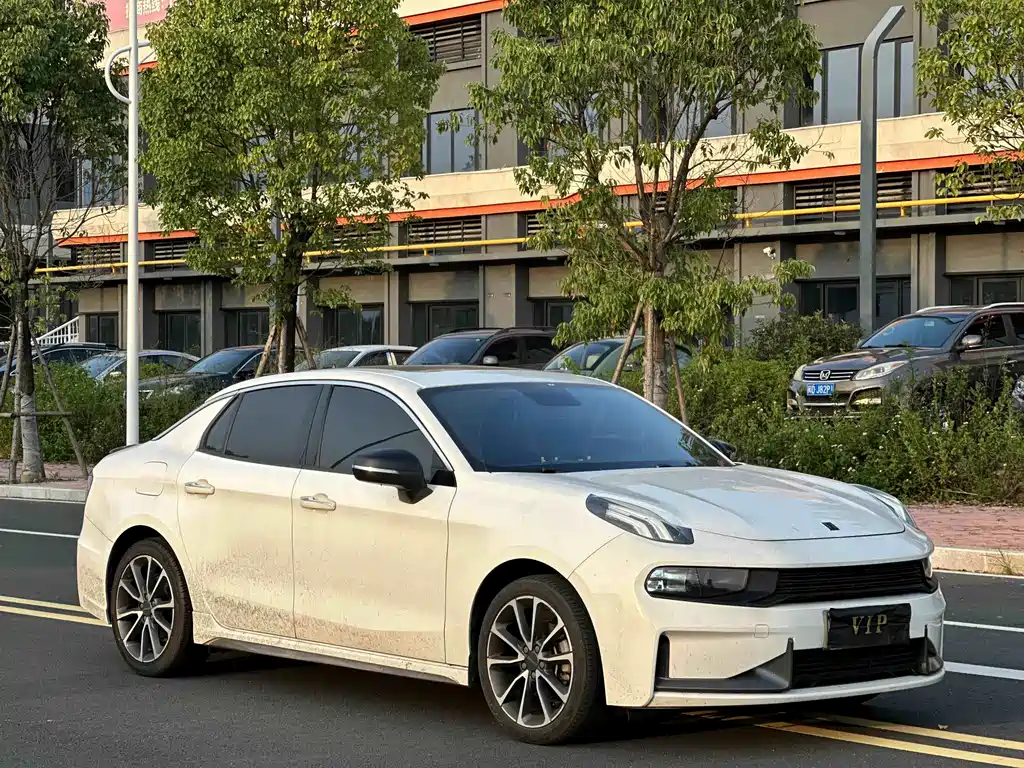 Lynk & Co 03 — миниатюра 3
