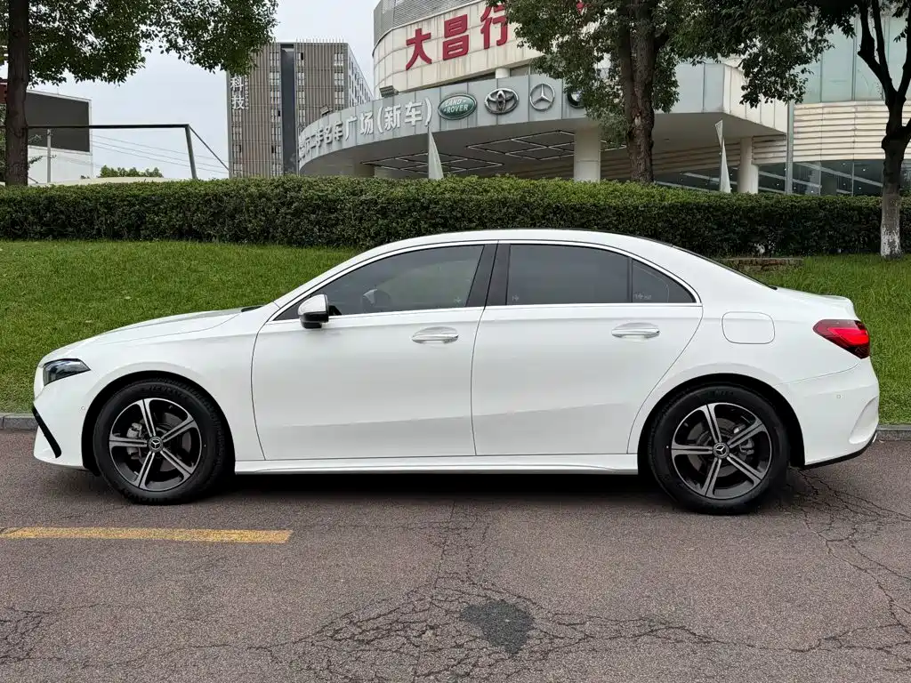 Mercedes-Benz A-Class — миниатюра 3