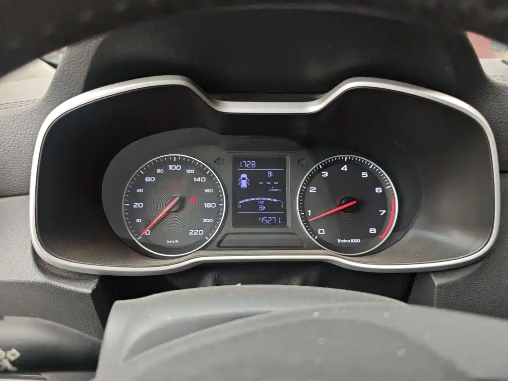 MG ZS — миниатюра 4
