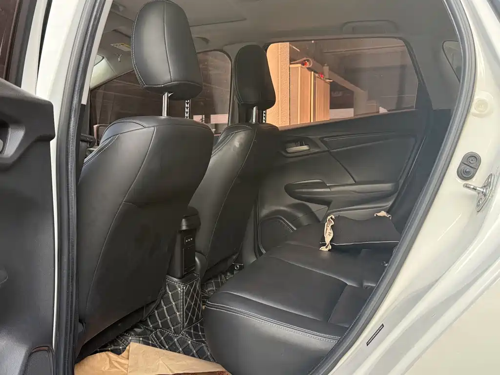 Honda Fit — миниатюра 8