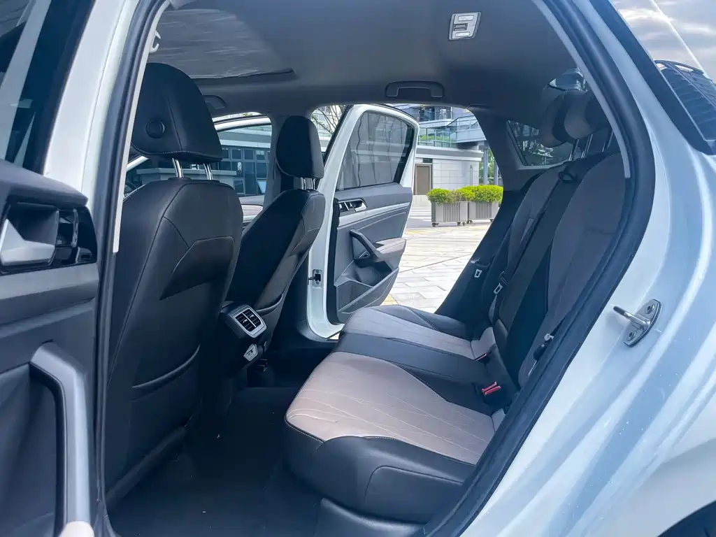 Volkswagen Lavida — миниатюра 7