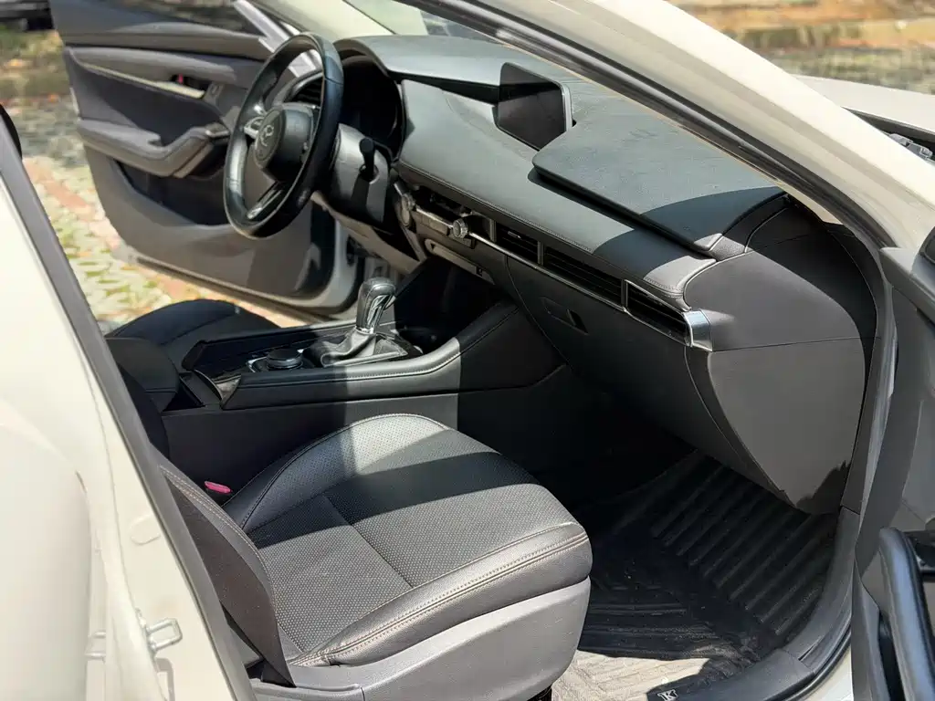Mazda 3 Axela — миниатюра 4