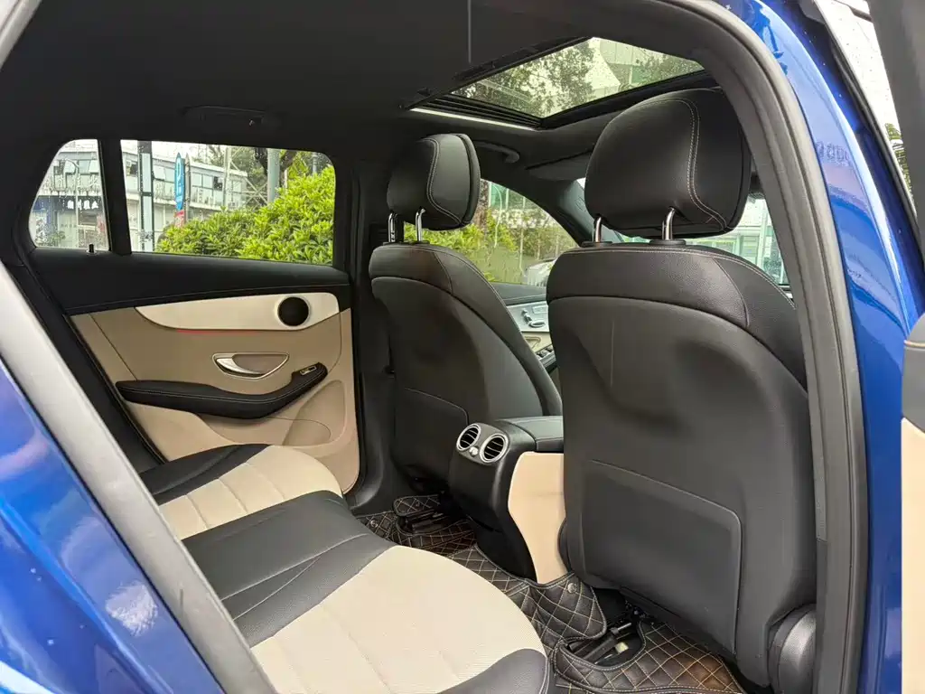 Mercedes-Benz EQC — миниатюра 17