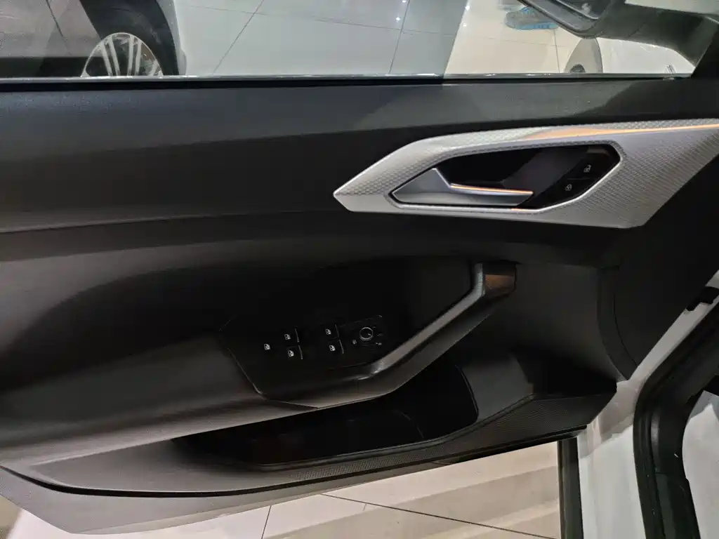 VOLKSWAGEN EXPLORING THE SHADOW