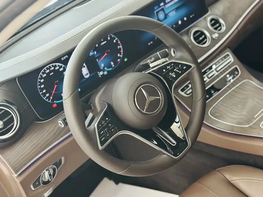 Mercedes-Benz E-Class — миниатюра 15