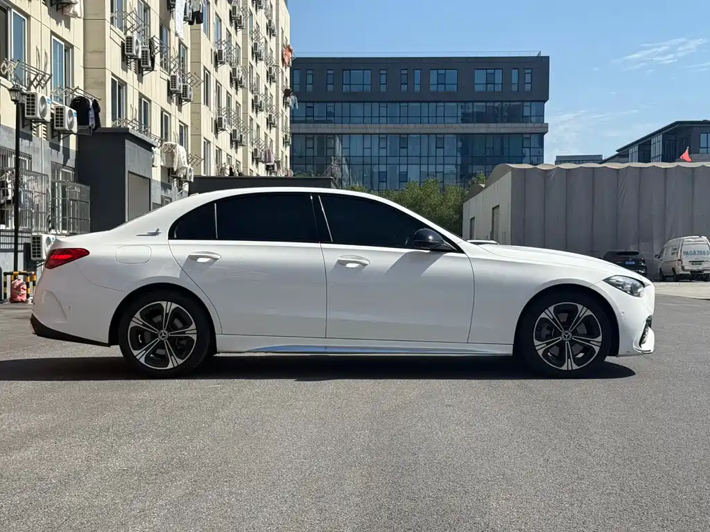 Mercedes-Benz C-Class — миниатюра 10