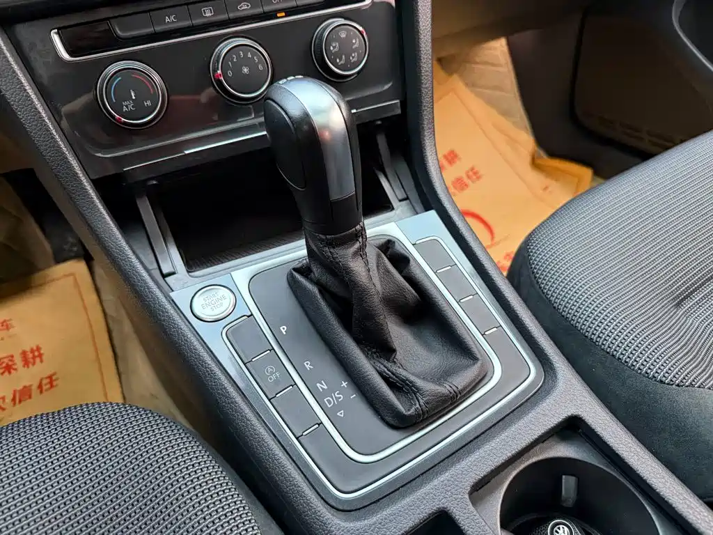 Volkswagen Golf — миниатюра 9
