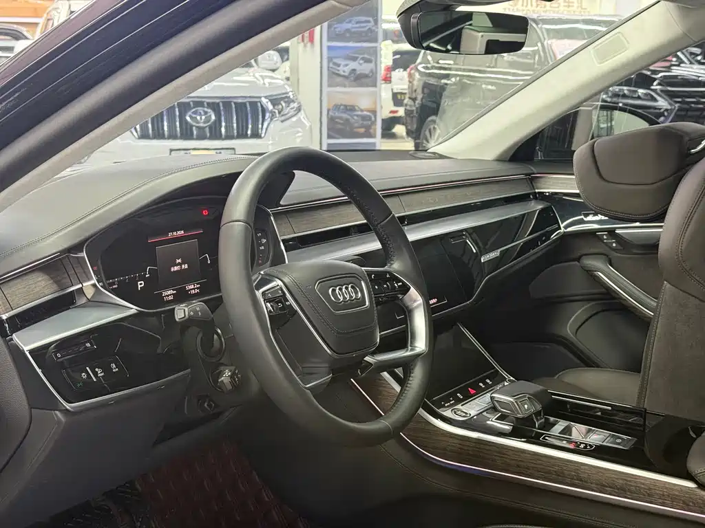 Audi A8 — миниатюра 5