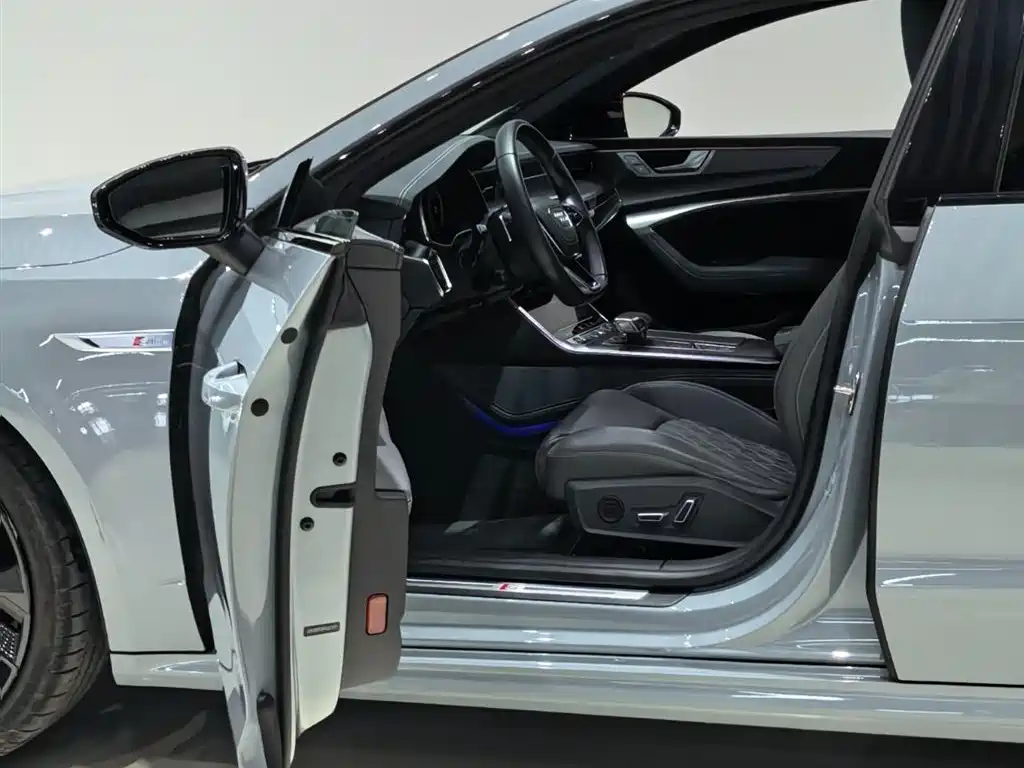 Audi A7L 2024 45 TFSI quattro RS