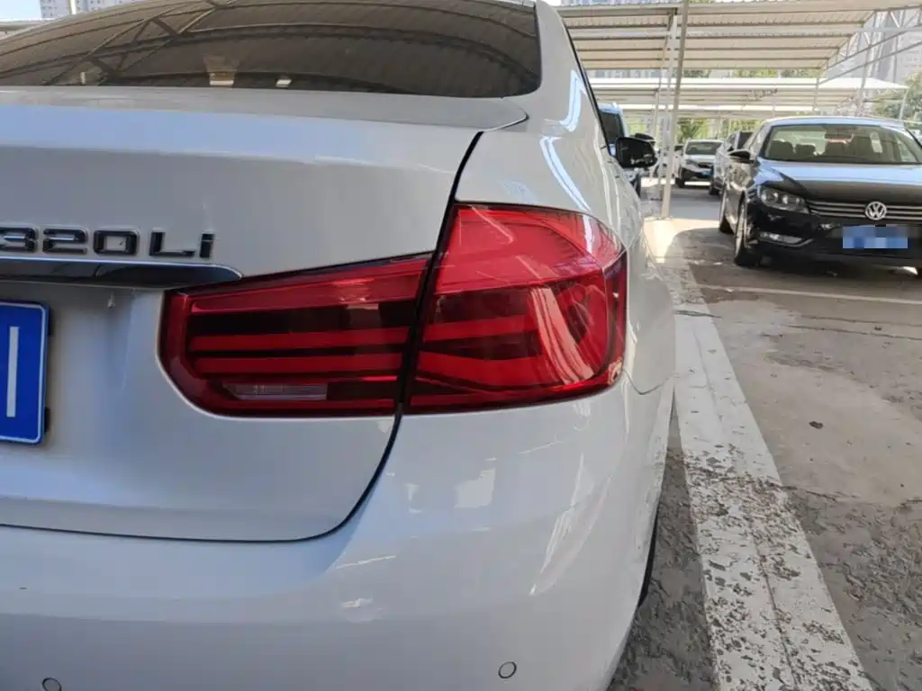 BMW 3 Series — миниатюра 8