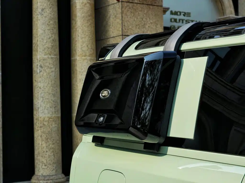 Land Rover Defender — миниатюра 18
