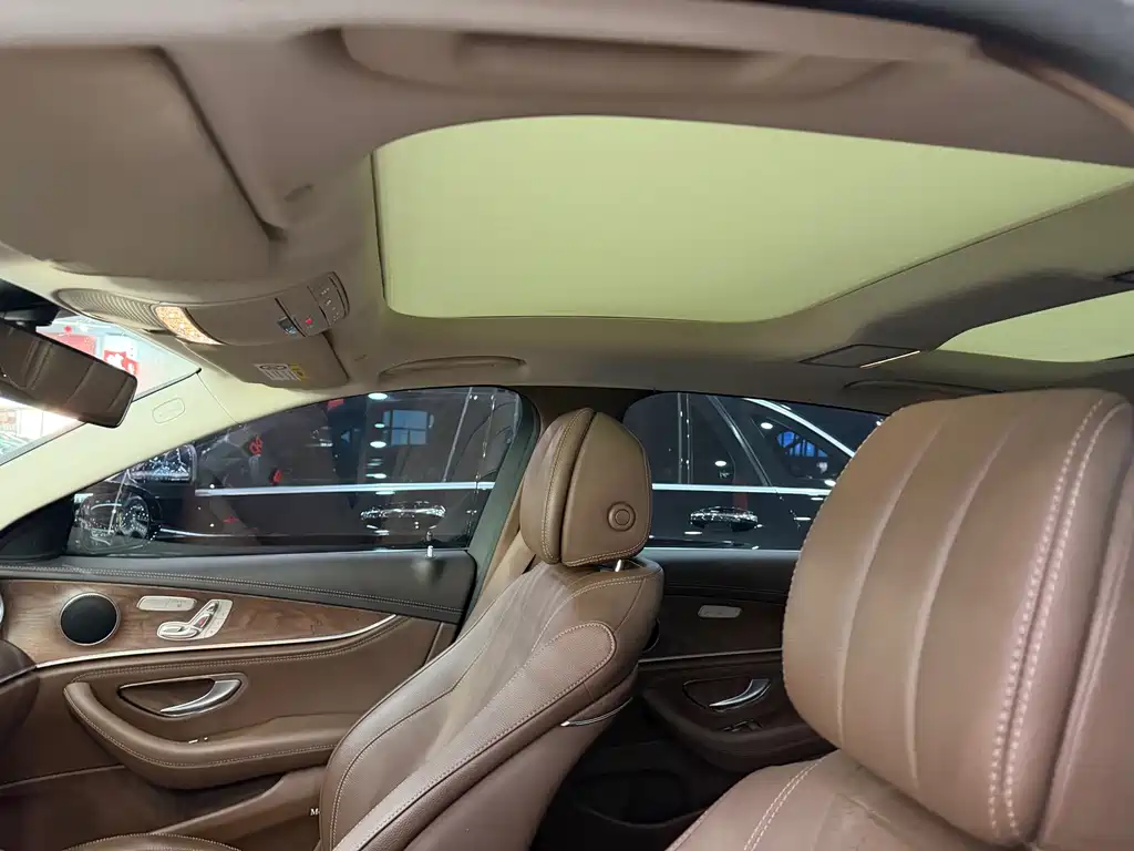 Mercedes-Benz E-Class — миниатюра 13