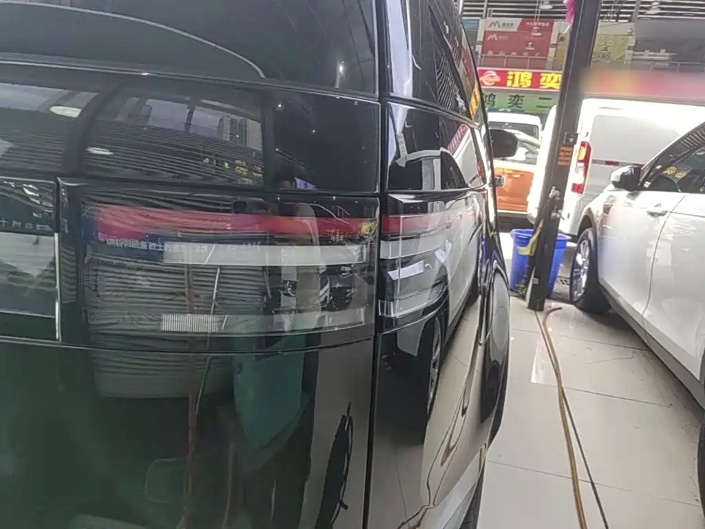 Land Rover Discovery — миниатюра 8