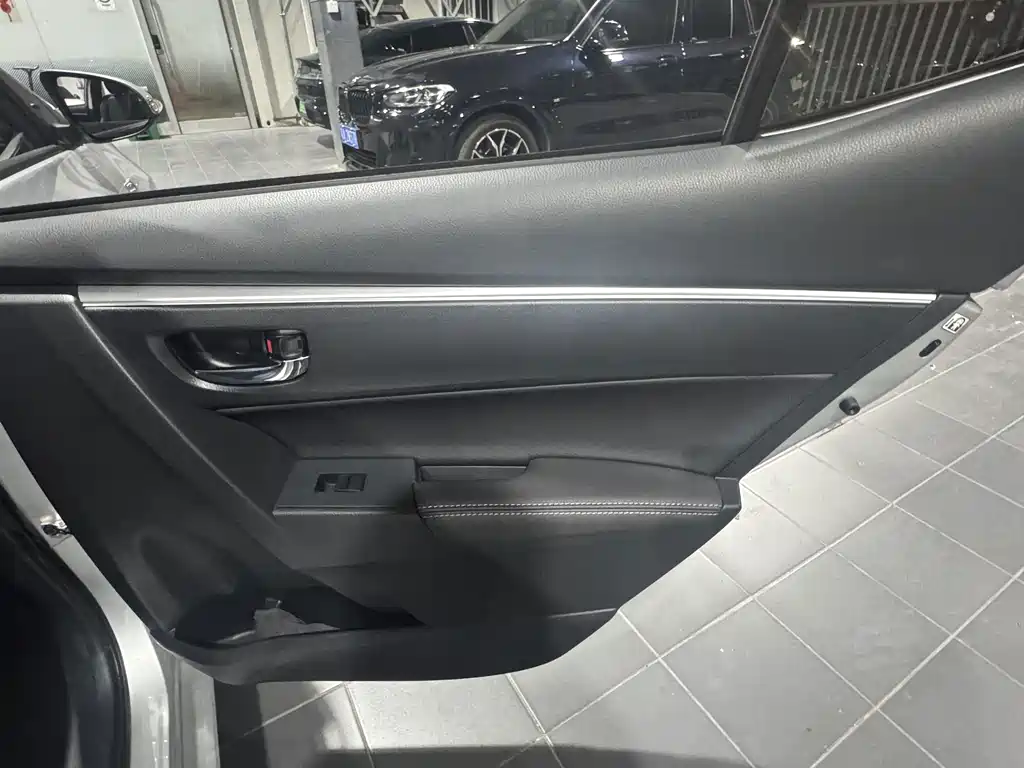 Toyota Levin Twin Engine E+ — миниатюра 13