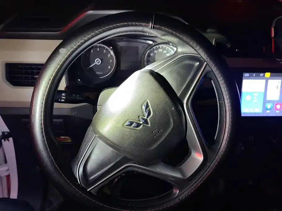 WULING WULING HONGGUANG PLUS