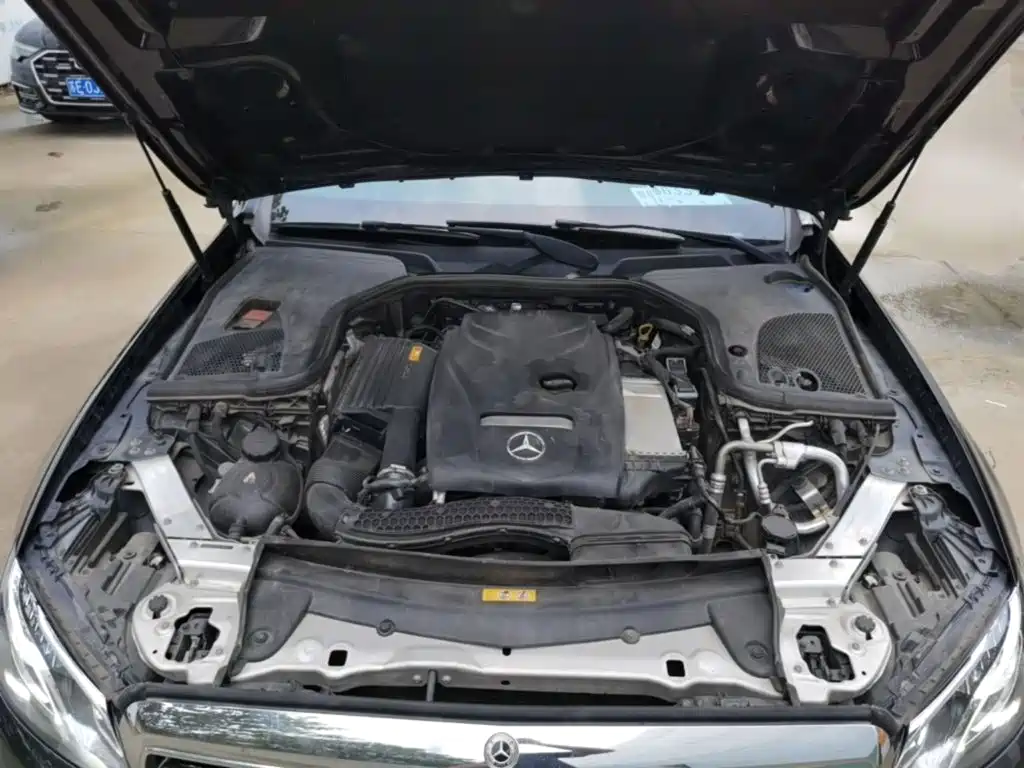 Mercedes-Benz E-Class — миниатюра 20