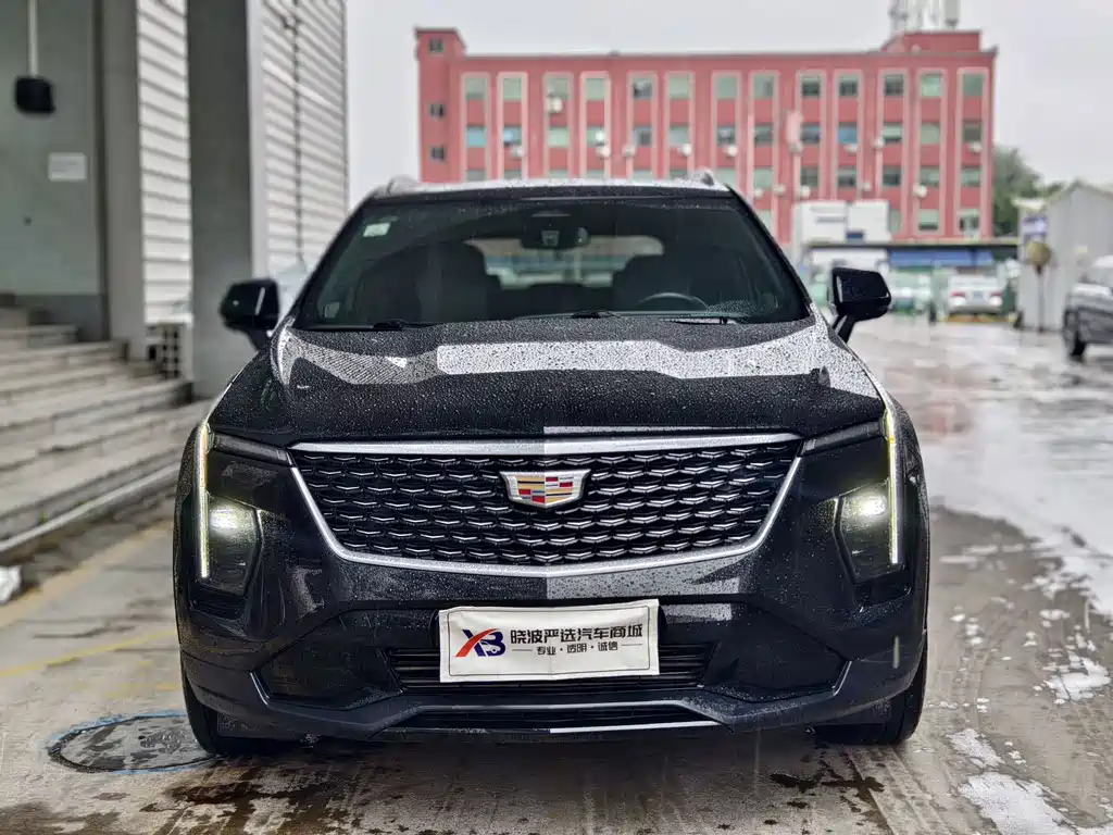 CADILLAC XT4