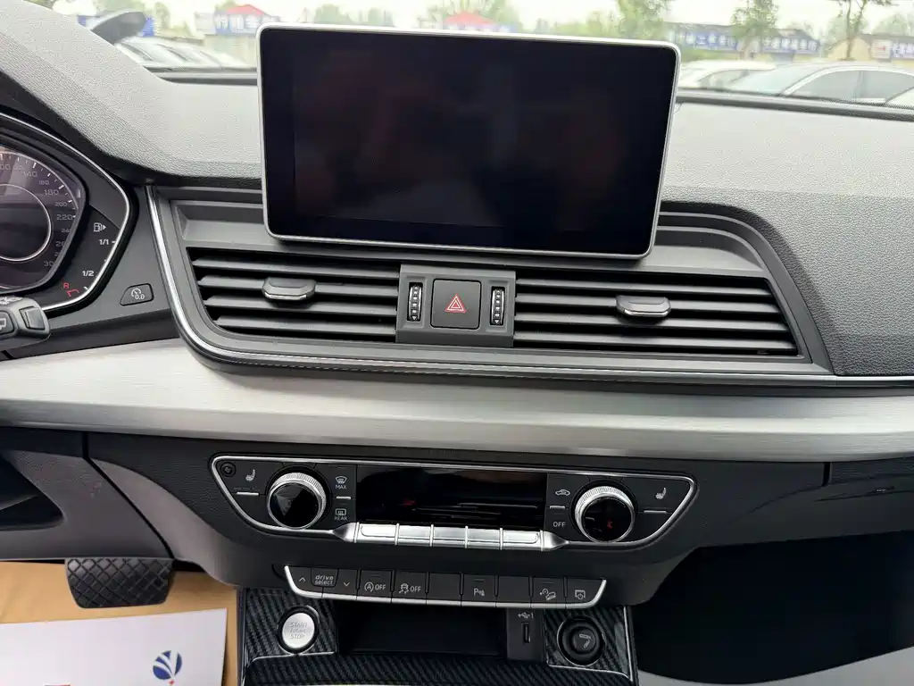 Audi Q5L — миниатюра 11
