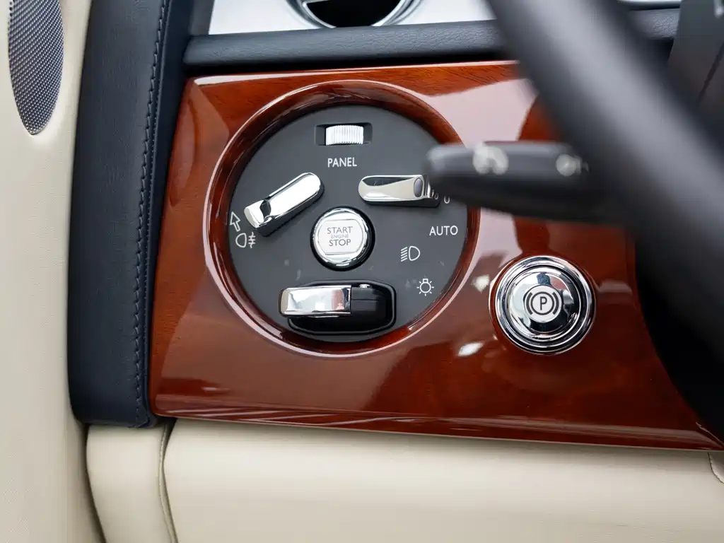 Rolls-Royce Phantom — миниатюра 7