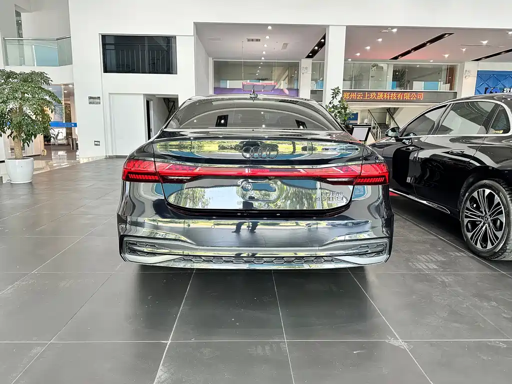 Audi A7L 2024 45 TFSI quattro S-line