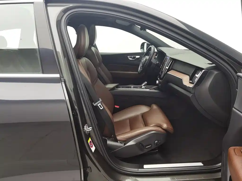Volvo XC60 — миниатюра 23