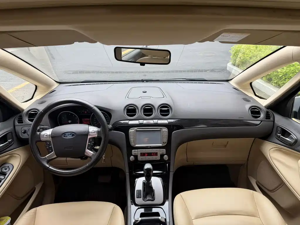 Ford Max — миниатюра 7
