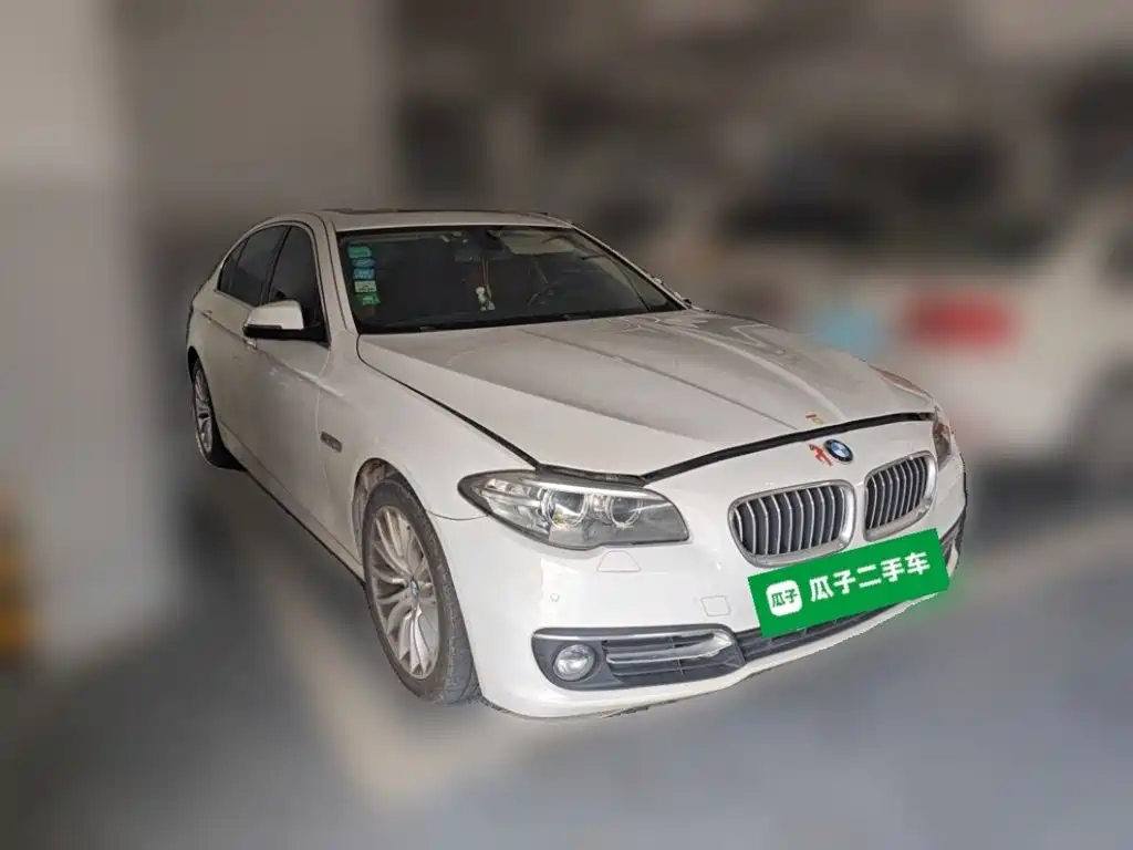 BMW 5 Series — миниатюра 24