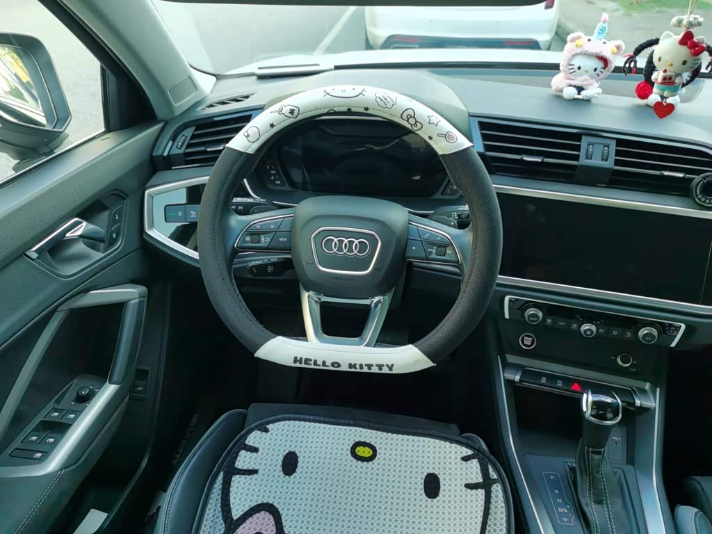 Audi Q3 1.4 л 2022 г. Белый, пробег 20200 км