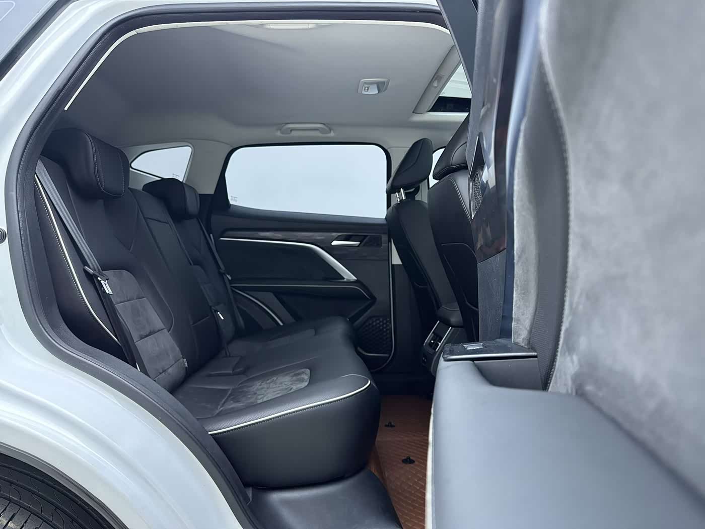 Haval Haval H6 1.5 л 2023 г. Белый, пробег 19000 км