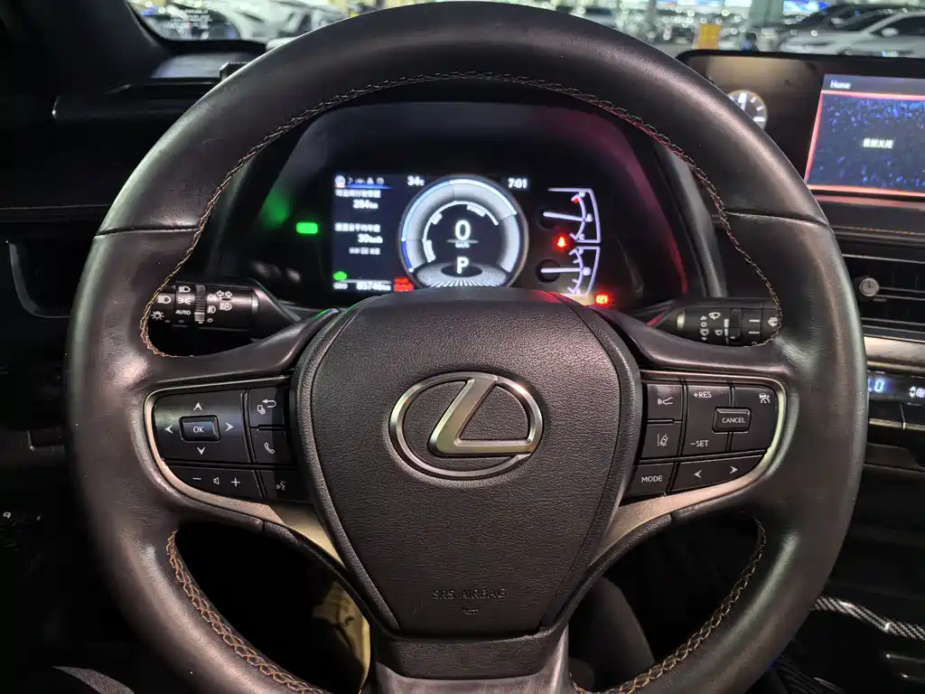 Lexus UX — миниатюра 10