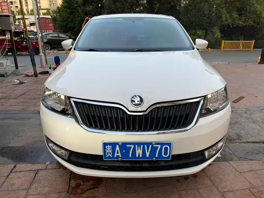 Skoda Rapid — миниатюра 2