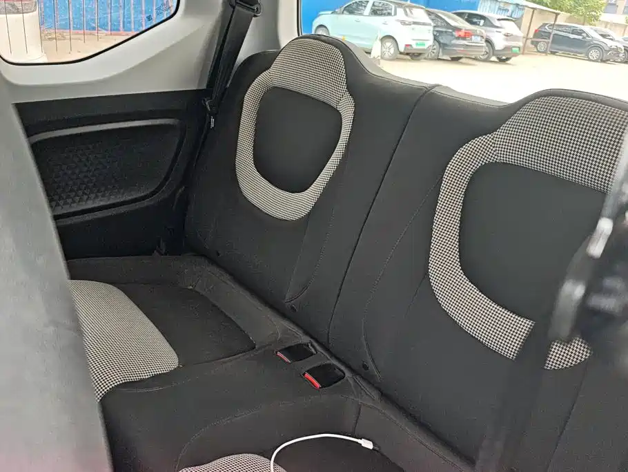 Wuling MINIEV — миниатюра 11