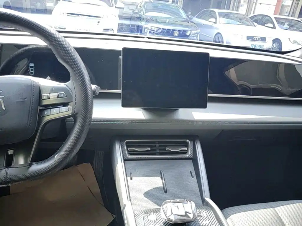 BYD Qin L — миниатюра 13