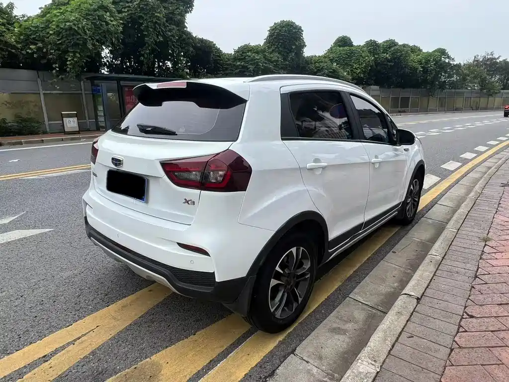 Geely Vision X3 — миниатюра 7
