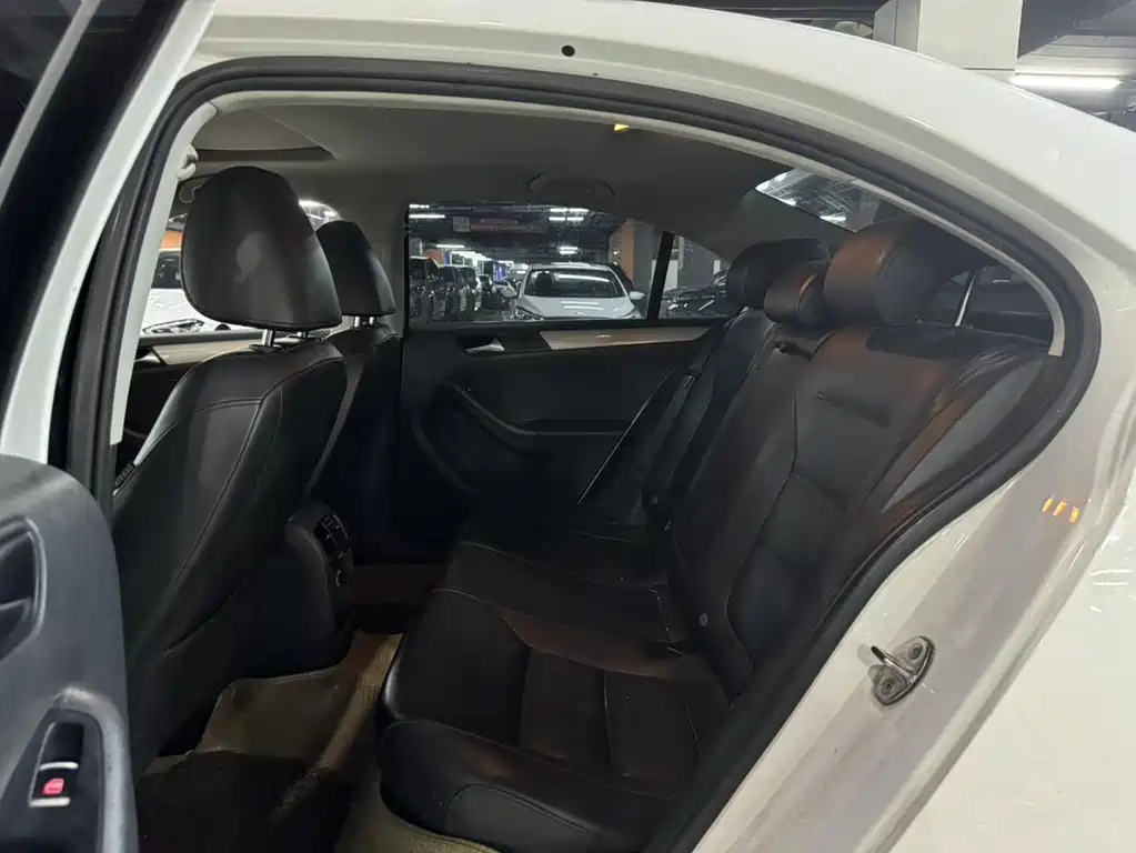 Volkswagen Sagitar — миниатюра 9